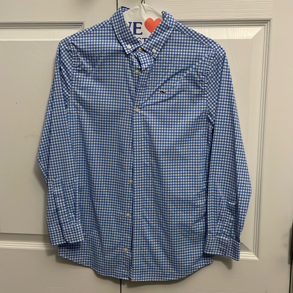 Boys Vineyard Vines Performance Button Down, size M (12-14)